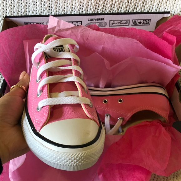 Pink Cinnamoroll Sanrio Converse - Picture 2 of 7